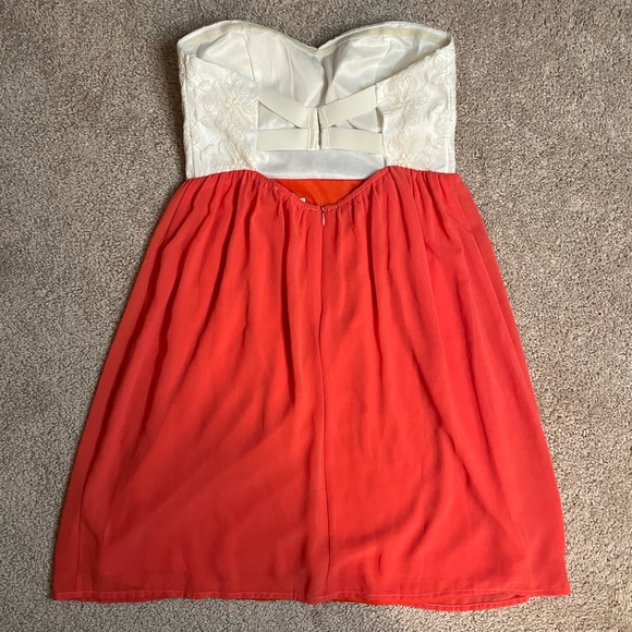 TCEC Strapless dress - Picture 3 of 3